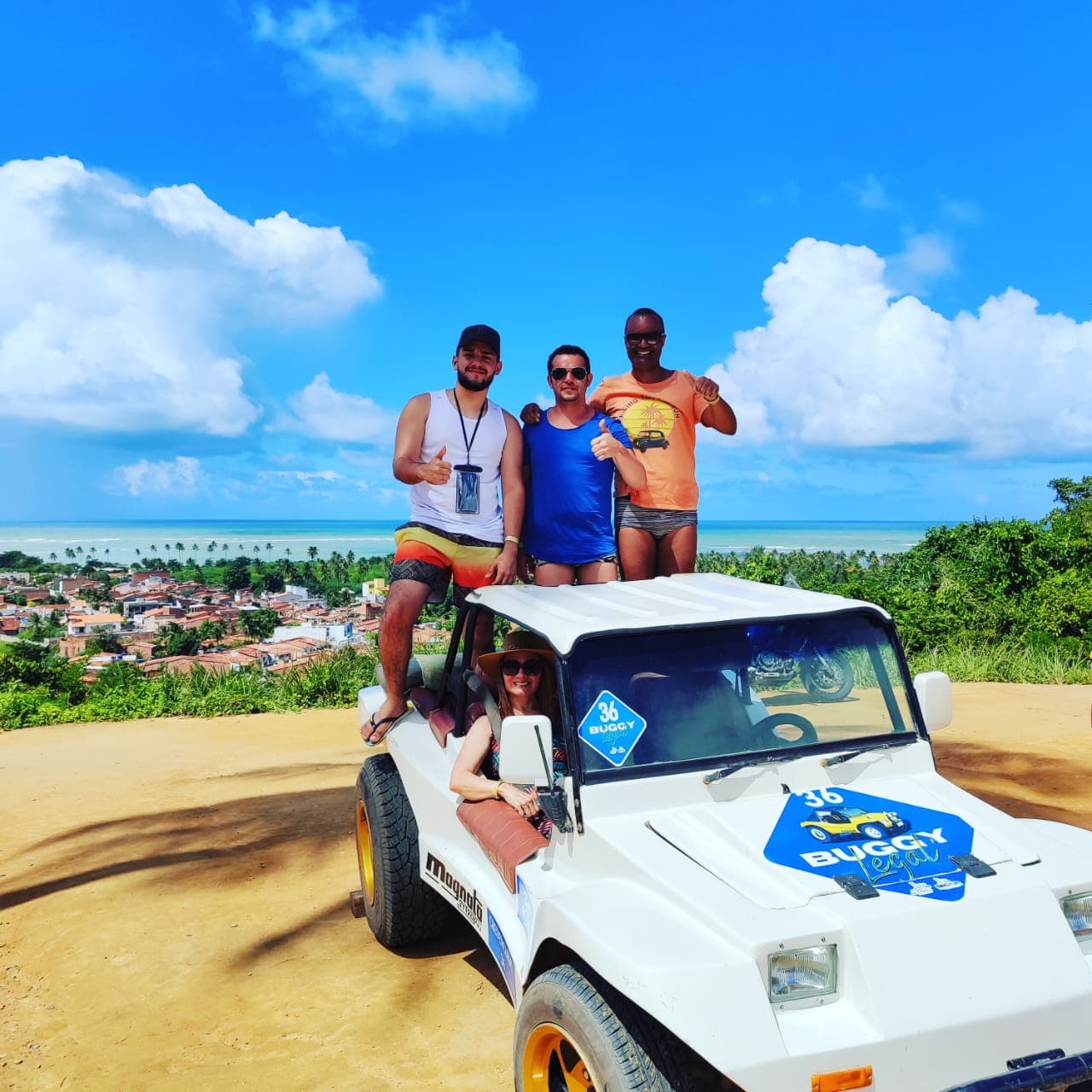 Passeio de buggy pelas praias do Patacho.